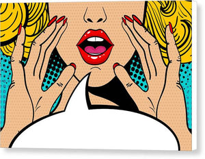 Seksowna, zaskoczona blondynka w stylu pop-art z otwartymi ustami i unoszącymi się rękami, krzycząca „zapowiedź”. Tło wektorowe w stylu komiksowym retro pop-art. Zaproszenie na imprezę. - Wydruk na płótnie