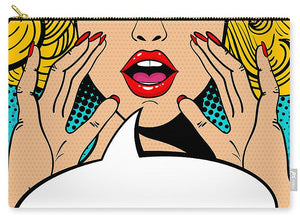 Seksowna, zaskoczona blondynka w stylu pop-art z otwartymi ustami i unoszącymi się rękami, krzycząca „zapowiedź”. Tło wektorowe w stylu komiksowym retro pop-art. Zaproszenie na imprezę. - Torba podróżna.