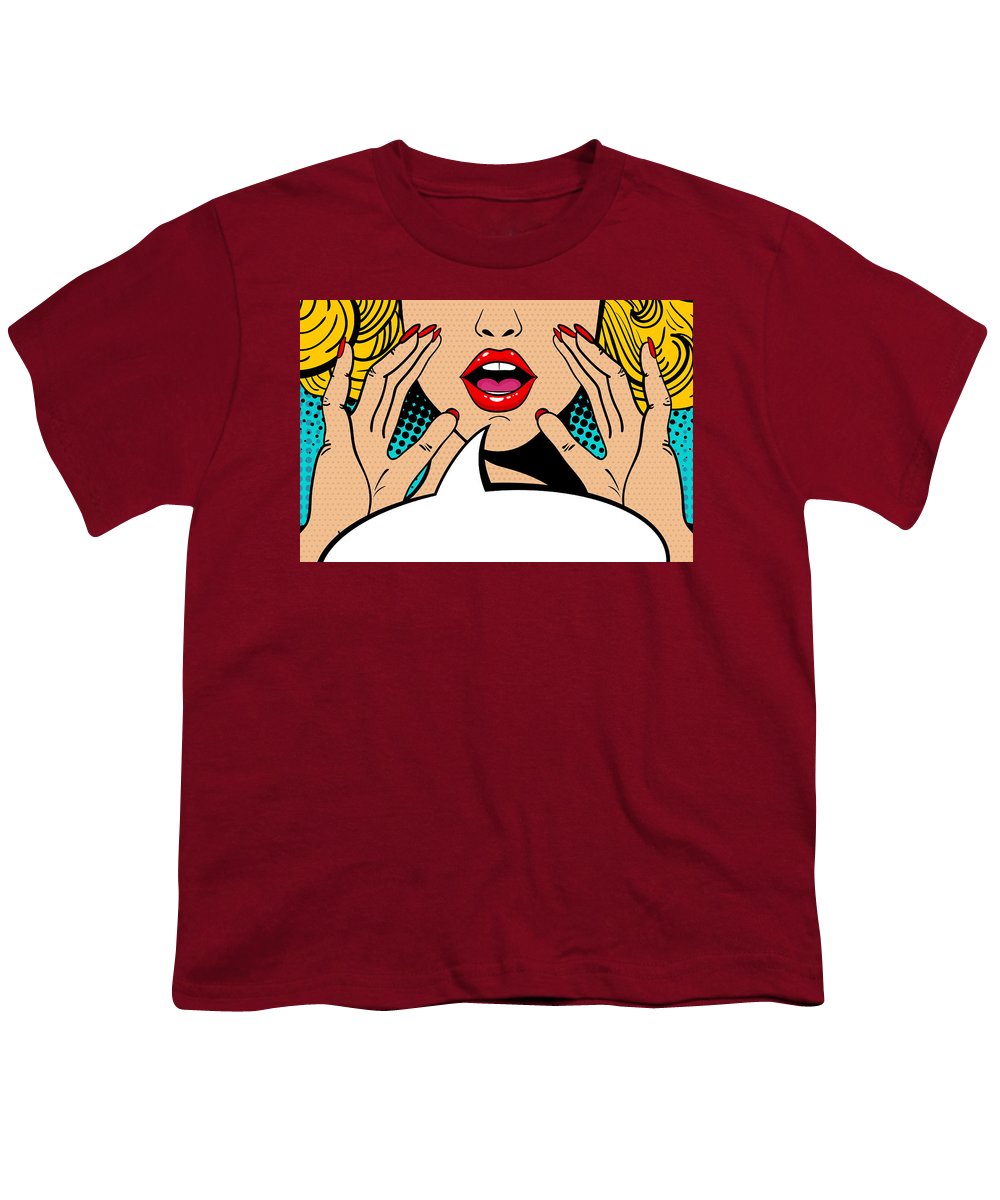 Seksowna, zaskoczona blondynka w stylu pop-art z otwartymi ustami i unoszącymi się rękami, krzycząca „zapowiedź”. Tło wektorowe w stylu komiksowym retro pop-art. Zaproszenie na imprezę. - Koszulka młodzieżowa.