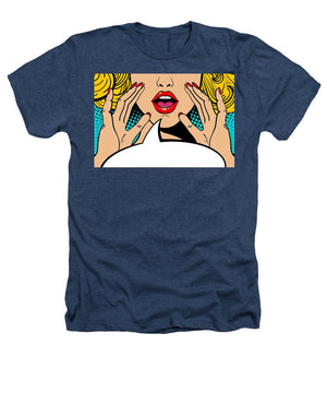 Seksowna, zaskoczona blondynka w stylu pop-art z otwartymi ustami i unoszącymi się rękami, krzycząca „zapowiedź”. Tło wektorowe w stylu komiksowym retro pop-art. Zaproszenie na imprezę. - Koszulka Heathers