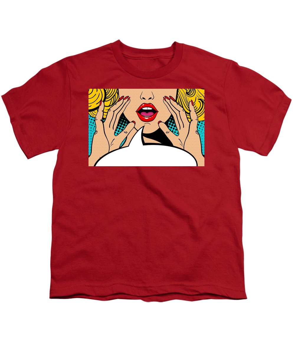 Seksowna, zaskoczona blondynka w stylu pop-art z otwartymi ustami i unoszącymi się rękami, krzycząca „zapowiedź”. Tło wektorowe w stylu komiksowym retro pop-art. Zaproszenie na imprezę. - Koszulka młodzieżowa.