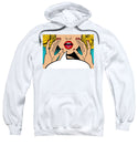 Seksowna, zaskoczona blondynka w stylu pop-art z otwartymi ustami i unoszącymi się rękami, krzycząca „zapowiedź”. Tło wektorowe w stylu komiksowym retro pop-art. Zaproszenie na imprezę. - Bluza.