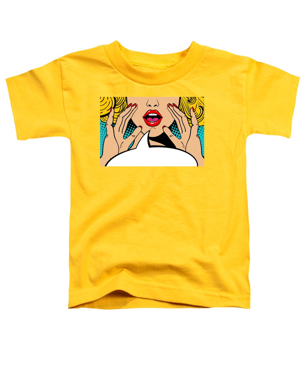 Seksowna, zaskoczona blondynka w stylu pop-art z otwartymi ustami i unoszącymi się rękami, krzycząca „zapowiedź”. Tło wektorowe w stylu komiksowym retro pop-art. Zaproszenie na imprezę. - Koszulka dla malucha.