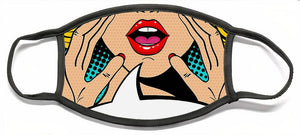 Seksowna, zaskoczona blondynka w stylu pop-art z otwartymi ustami i unoszącymi się rękami, krzycząca „zapowiedź”. Tło wektorowe w stylu komiksowym retro pop-art. Zaproszenie na imprezę. - Maska na twarz