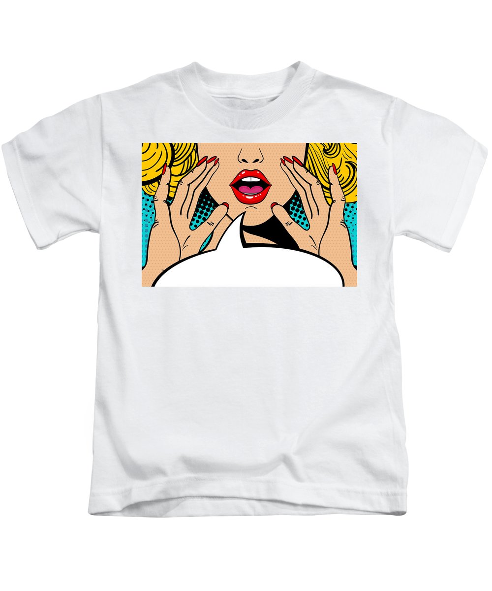 Seksowna, zaskoczona blondynka w stylu pop-art z otwartymi ustami i unoszącymi się rękami, krzycząca „zapowiedź”. Tło wektorowe w stylu komiksowym retro pop-art. Zaproszenie na imprezę. - Koszulka dziecięca.